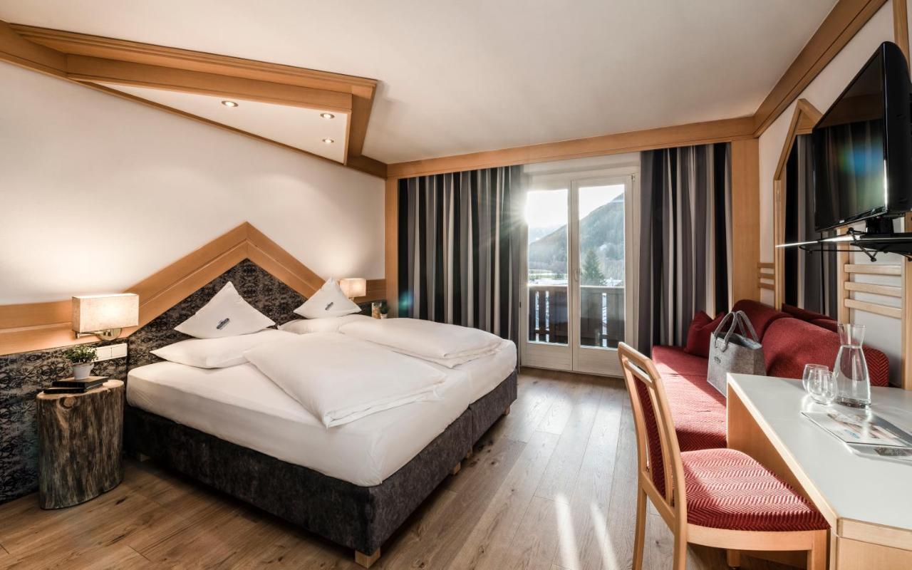 Ferien & Wellnesshotel Windschar Brunico Ngoại thất bức ảnh