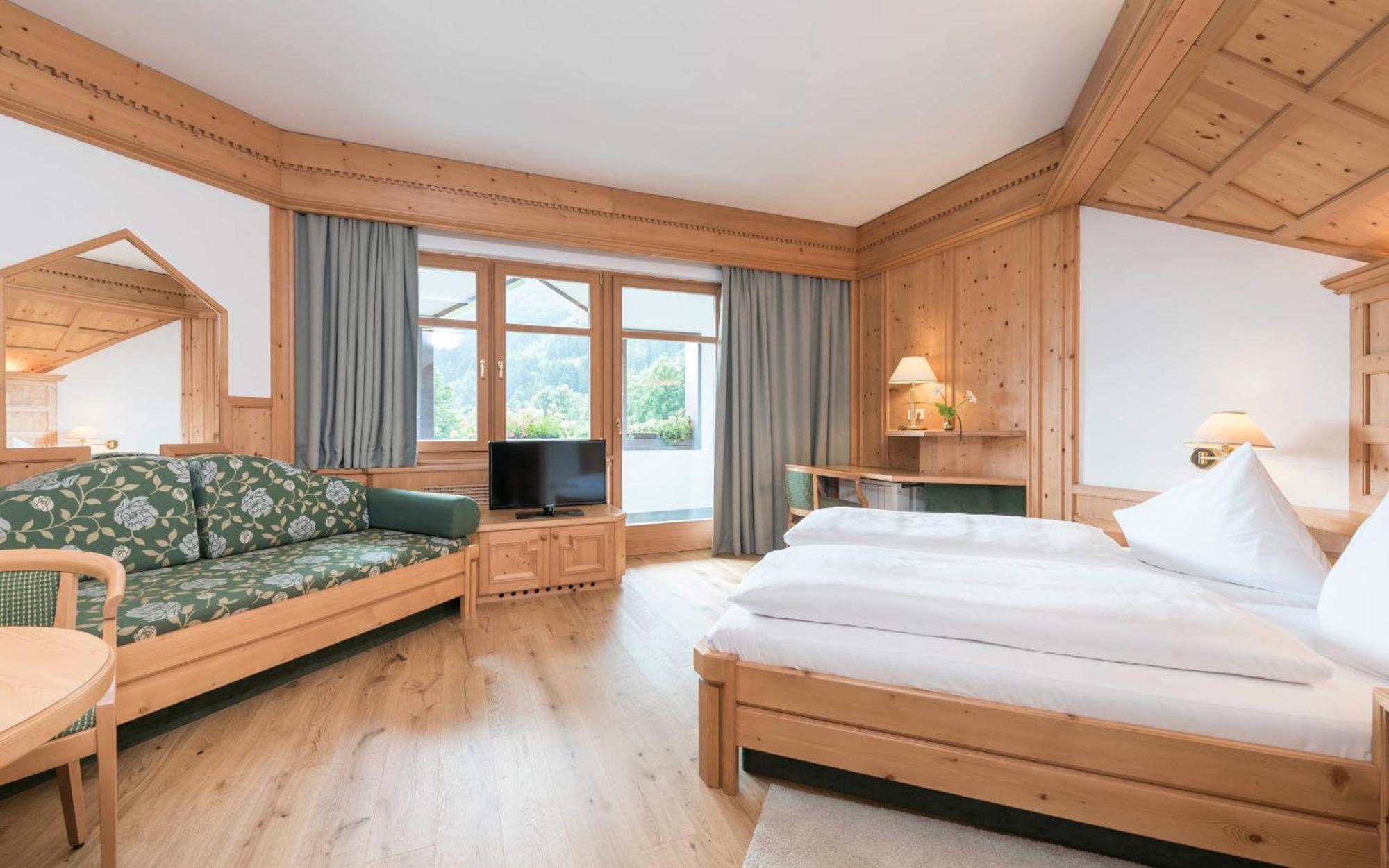 Ferien & Wellnesshotel Windschar Brunico Phòng bức ảnh